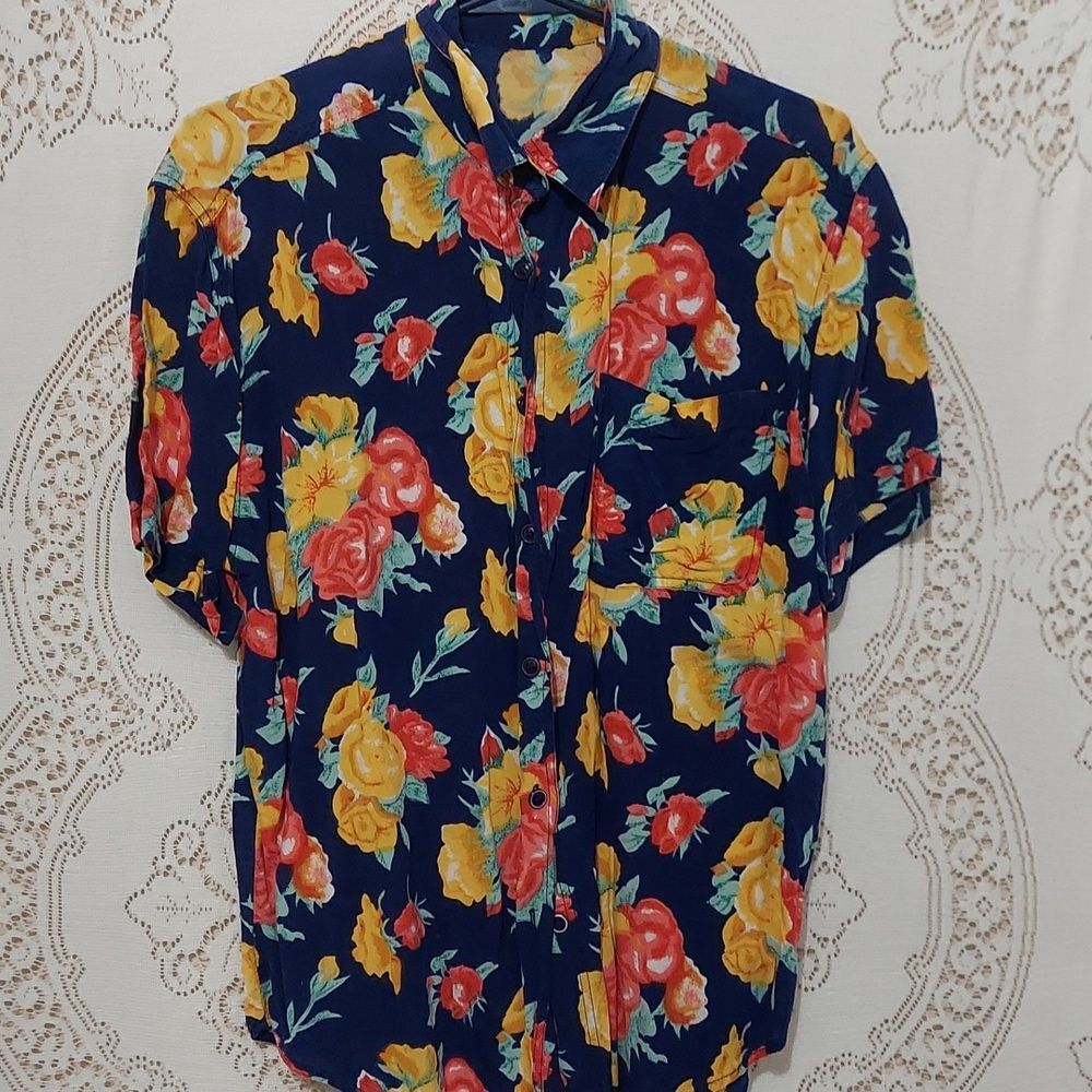Cute floral top size M (Inv088)